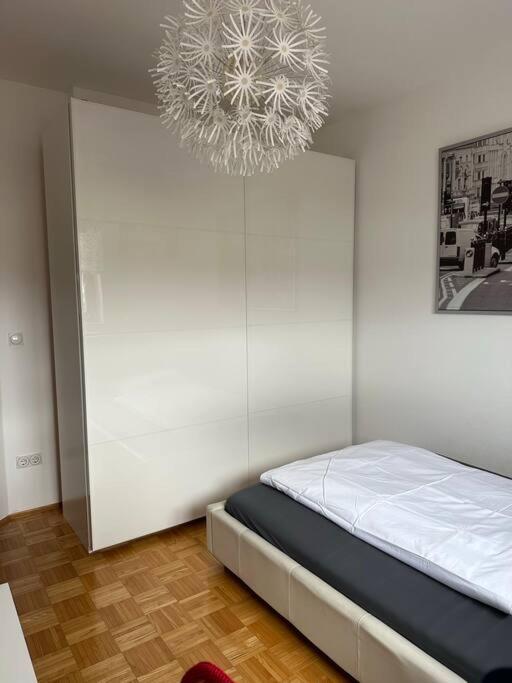 Freundliche Wohnung Naehe Weinstrasse Fuer 5 Personen Wagna Luaran gambar