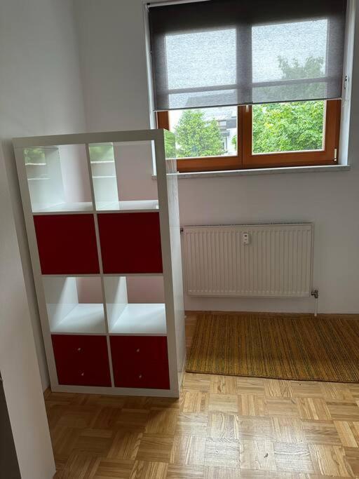 Freundliche Wohnung Naehe Weinstrasse Fuer 5 Personen Wagna Luaran gambar