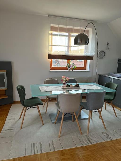 Freundliche Wohnung Naehe Weinstrasse Fuer 5 Personen Wagna Luaran gambar