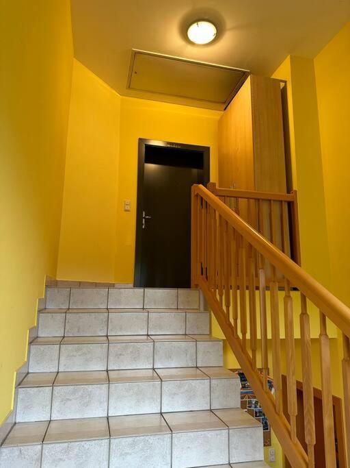 Freundliche Wohnung Naehe Weinstrasse Fuer 5 Personen Wagna Luaran gambar
